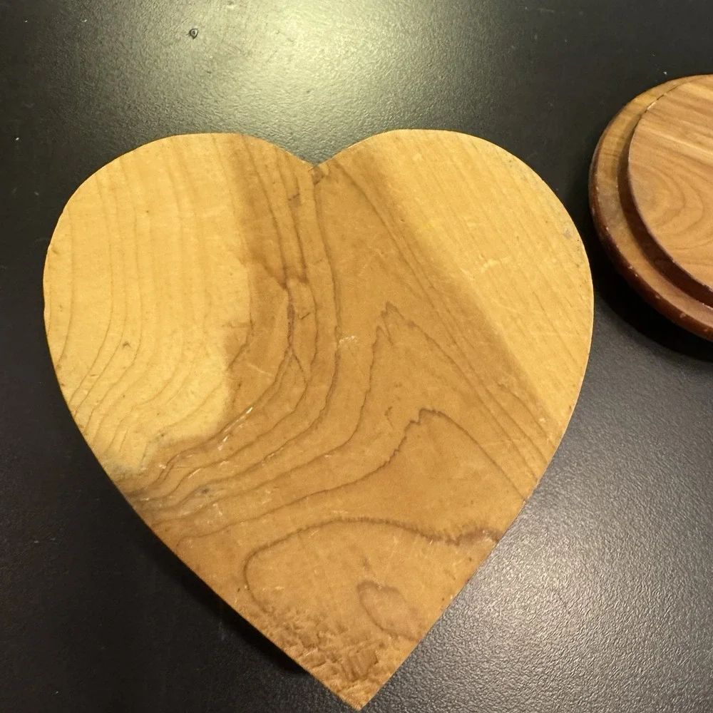 Heart Shaped Wood‎ Trinket Box with Lid Beautiful Woood Grain Unique